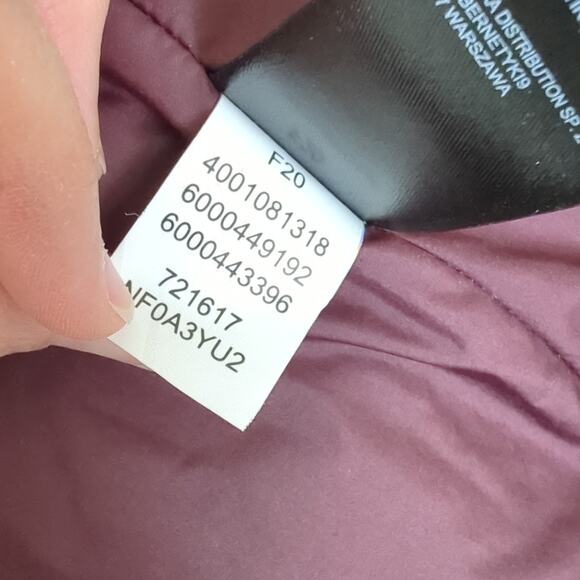 The North Face Women's Sylvester Vest Purple Color Block Retro Puffer Small EUC - Picture 8 of 10